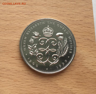 Крона Шайба Великобритания 5 фунтов 1990 90 лет - krona_shajba_velikobritanija_5_funtov_1990_90_let_so_dnja_rozhdenija_korolevy_materi