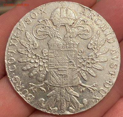 Монета серебренная - C1E13D26-DE00-4FC6-84FD-C1E869414BAB
