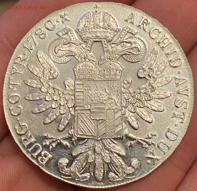 Монета Серебренная - 22DF0B62-DBB7-42C6-8BF8-0D47967FB867