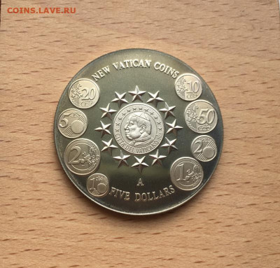 Крона Шайба Либерия 5 долларов 2004 Новые монеты Ватикана Ев - krona_shajba_liberija_5_dollarov_2004_novye_monety_vatikana_evro_evrocenty_papa_rimskij