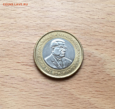 биметалл Маврикий 20 рупий 2007 40 лет Банку Маврикия - IMG_9294.JPG