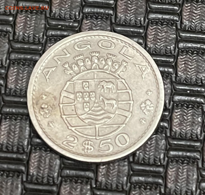 Португальская Ангола 2,5 эскудо 1974 - 8C12BE77-F048-4922-B5EA-77F007710A46