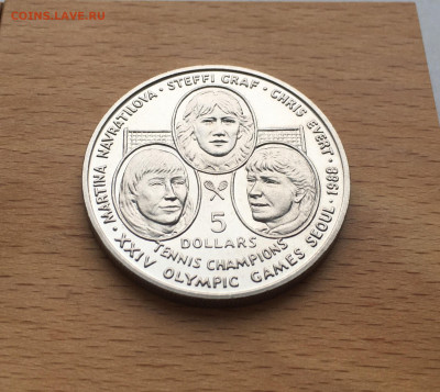 Крона Шайба Ниуэ 5$ долларов 1988 Чемпионы Теннис - IMG_3914.JPG