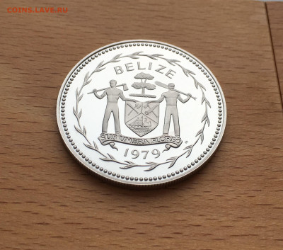 Крона Шайба Белиз 5 долларов 1979 Радужный Тукан тираж 1287 - IMG_3694.JPG