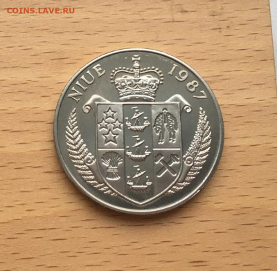 Крона Шайба Ниуэ 5 долларов 1987 Борис Беккер - krona_shajba_niue_5_dollarov_1987_olimpijskie_igry_seul_1988_tennis_boris_bekker_sport_olimpiada (1)