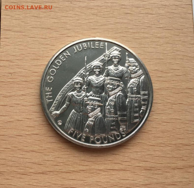 Крона Шайба Джерси 5 фунтов 2002 50 лет коронации Королевы - krona_shajba_dzhersi_5_funtov_2002_50_let_koronacii_korolevy_elizavety_ii_zolotoj_jubilej