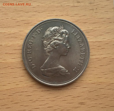 Крона Шайба Великобритания 25 пенсов 1972 Свадьба - krona_shajba_velikobritanija_25_pensov_1972_korolevskaja_serebrjanaja_svadba (1)