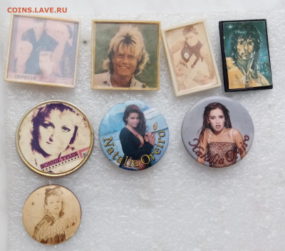 Значки певцы и актёры 90х до 08.03.22 в 22.00 по мск - IMG_20220302_090839