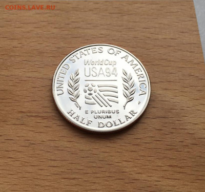2 доллара 1994 50 центов двор P футбол Пруф Proof - ssha_1_2_dollara_1994_50_centov_dvor_p_chempionat_mira_po_futbolu_1994_sport_pruf_proof (3)