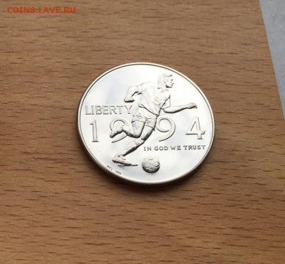 2 доллара 1994 50 центов двор P футбол Пруф Proof - ssha_1_2_dollara_1994_50_centov_dvor_p_chempionat_mira_po_futbolu_1994_sport_pruf_proof (2)