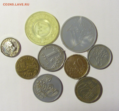 Кучка пластиковых жетонов 9 шт №1 20.04.2022 22:00 МСК - CIMG8664.JPG