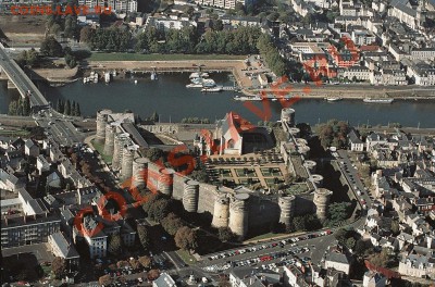 Туристические жетоны Франции - 2-_vue_aerienne_chateau_Angers_P.Joly