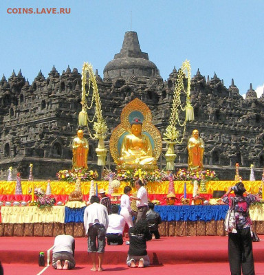 Монеты Цейлона - 800px-Borobudur_on_Vesak_Day_2011