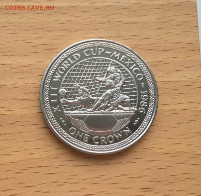 Шайба Остров Мэн 1 крона 1986 Чемпионат мира футбол 3 игрока - krona_shajba_ostrov_men_1_krona_1986_chempionat_mira_po_futbolu_meksika_futbolisty_sport