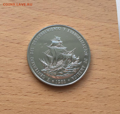 Доминикана 1 песо 1988 500 лет открытию Америки корабль - dominikana_1_peso_1988_500_let_otkrytiju_i_evangelizacii_ameriki_korabl_parusnik_flot