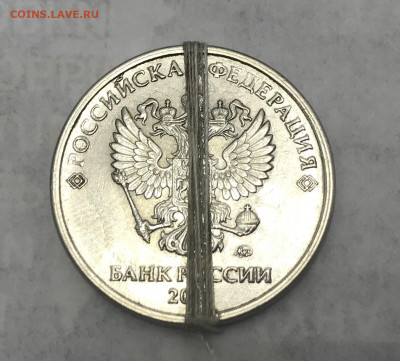 5 рублей 2017 года перевертыш - EAC08F01-8BD0-4CD1-B355-9497B640B074