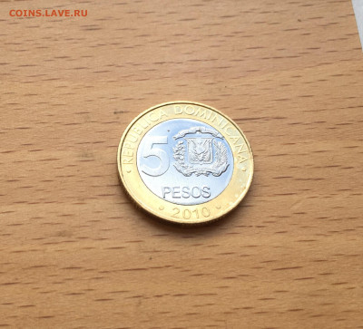 биметалл Доминикана 5 песо 2010 - IMG_8571.JPG