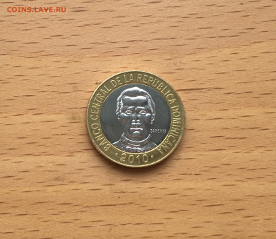биметалл Доминикана 5 песо 2010 - IMG_8573.JPG