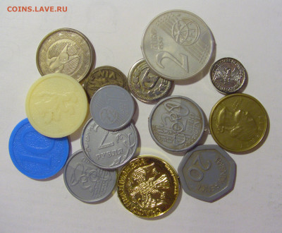 Кучка пластиковых жетонов 14 шт №1 08.07.2022 22:00 МСК - CIMG1424.JPG