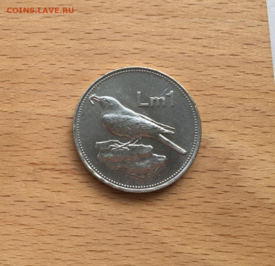 Мальта 1 лира 1986 Синий каменный дрозд Птица Фауна Лодка - malta_1_lira_1986_sinij_kamennyj_drozd_ptica_fauna_lodka
