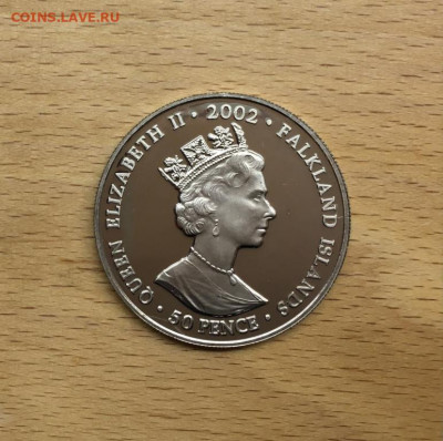 Крона Шайба Фолклендские острова 50 пенсов 2002 выставка - krona_shajba_folklendskie_ostrova_50_pensov_2002_50_let_pravleniju_elizavety_vystavka_cvetov_v_chelsi (1)