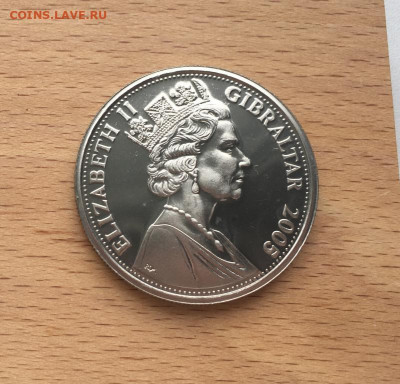 Крона Шайба Гибралтар 1 крона 2005 Орден Подвязки Королевски - krona_shajba_gibraltar_1_krona_2005_orden_podvjazki_korolevskij_god (1)