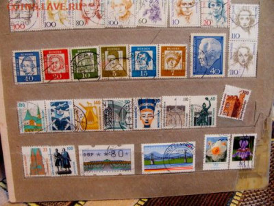 250 марок разных стран. есть старенькие - DSC08720.JPG