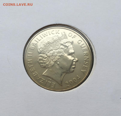 Крона Шайба Гернси 5 фунтов 2004 60 лет Высадка в Нормандии - krona_shajba_gernsi_5_funtov_2004_60_let_vysadka_v_normandii_korabl_aviacija_flot_kpd_konvert_marki (4)