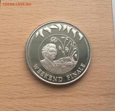 Крона Шайба Фолклендские острова 50 пенсов 2002 фейерверк - krona_shajba_folklendskie_ostrova_50_pensov_2002_weekend_finale_50_let_pravleniju_elizavety_fejerverk