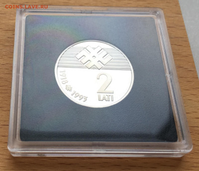 Латвия 2 лата 1993 75 лет Латвийской республике Proof - IMG_4335.JPG