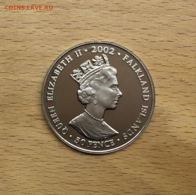 Шайба Фолклендские острова 50 пенсов 2002 Выставка Цветов - krona_shajba_folklendskie_ostrova_50_pensov_2002_50_let_pravleniju_elizavety_vystavka_cvetov_v_chelsi (1)
