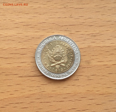 биметалл Аргентина 1 песо 2013 200 лет первой национальной м - IMG_5231.JPG