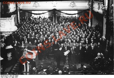 Территориально-политическая экспансия Третьего рейха. - Bundesarchiv_Bild_102-16093,_Tag_von_Potsdam,_Rede_Hitler_in_Garnisonkirche