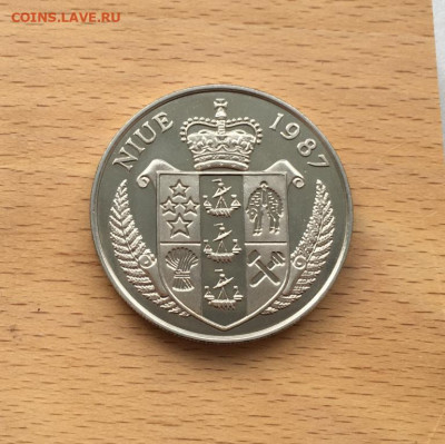 Крона Шайба Ниуэ 5 долларов 1987 Теннис Борис Беккер - krona_shajba_niue_5_dollarov_1987_olimpijskie_igry_seul_1988_tennis_boris_bekker_sport_olimpiada (1)