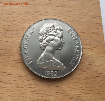 Крона Шайба Остров Мэн 1 крона 1982 Чемпионат мира по футбол - krona_shajba_ostrov_men_1_krona_1982_chempionat_mira_po_futbolu_ispanija_kubok_futbolist_sport (1)