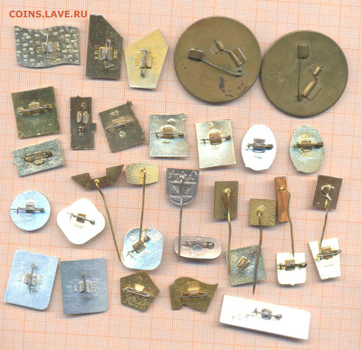 значки разные 17 фикс.цена от 10 руб, до ухода в архив - 2а 001