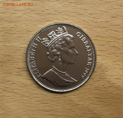 Крона Шайба Гибралтар 1 крона 1999 Свадьба Принца Эдварда - krona_shajba_gibraltar_1_krona_1999_svadba_princa_edvarda_i_sofi_ris_dzhons_portrety (1)