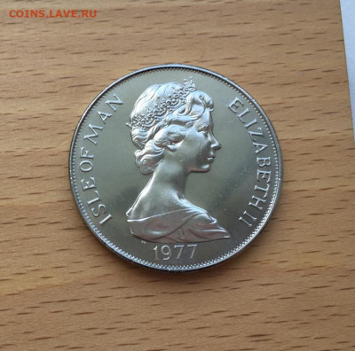Крона Шайба Остров Мэн 1 крона 1977 25 лет правления - krona_shajba_ostrov_men_1_krona_1977_25_let_pravlenija_elizavety_monogramma (1)
