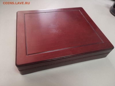Коробка дерево с логот Олимпиада 12 ячеек (50х50), до 13.08 - ЯЯ Короб дерево олимп-1