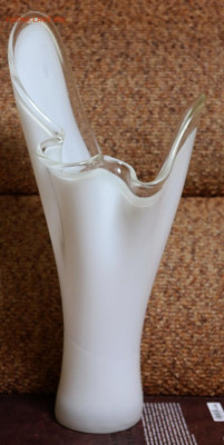 Ваза цветное стекло. высокая. - ваза белая 2.JPG