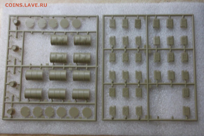 MiniArt Masterbox колодцы, скамейки, двери,бочки, канистры, - 002.JPG