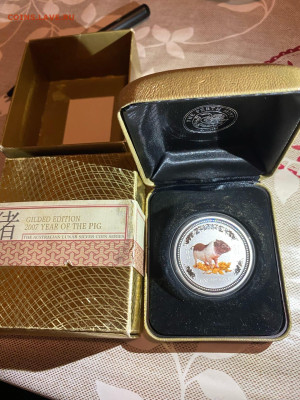 1 Доллар  Австралия 2007  Лунный календарь Год Свиньи Цветна - vKNpBucN8XPrrR63J_KJnRC_meda5LL7WXDEggpOoieJ6h9Z-lu9z5_Fq6Aoryh5vWu58C9qC1czDPpPdZGhmfXk