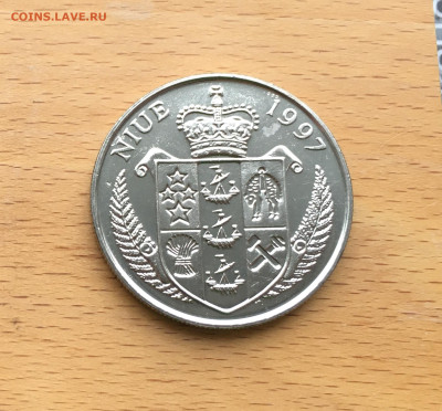 Крона Шайба Ниуэ 1 доллар 1997 Принцесса Диана - IMG_0564.JPG