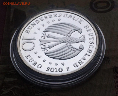 10 евро 2010 год 300 лет производству фарфора. Пруф-лайк - 45