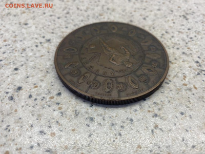 Огромная Шайба Либерия 5$ долларов 2006 Футбол 120мм 65грамм - krona_shajba_liberija_5_dollarov_2006_chempionat_mira_po_futbolu_germanija_sport_120_mm_ves_65_gramm (2)
