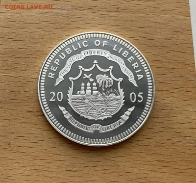Крона Шайба Либерия 10$ долларов 2005 Япония Футбол - krona_shajba_liberija_10_dollarov_2005_chempionat_mira_po_futbolu_2006_japonija_serebrenie (1)