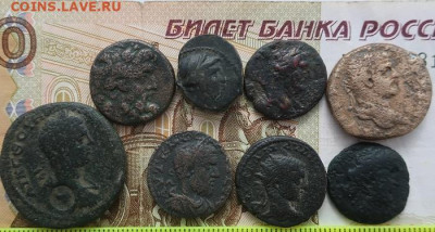 восемь античных монет из медных сплавов - 3