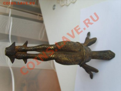 Бронзовая статуэтка монаха стоящего на руках - S8302889.JPG