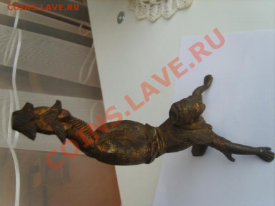 Бронзовая статуэтка монаха стоящего на руках - S8302891.JPG