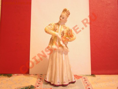 Красивая  фарфоровая  статуэтка - P1010357.JPG
